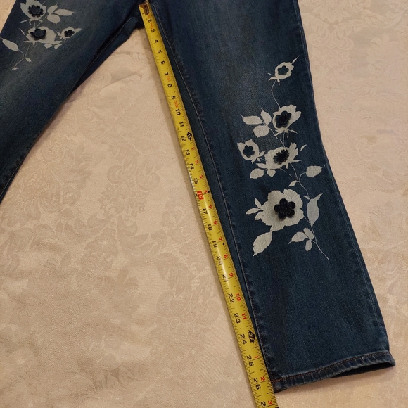 Ann Taylor skinny crop floral print with fabric flowers denim jeans. Size 18 - Picture 10 of 10